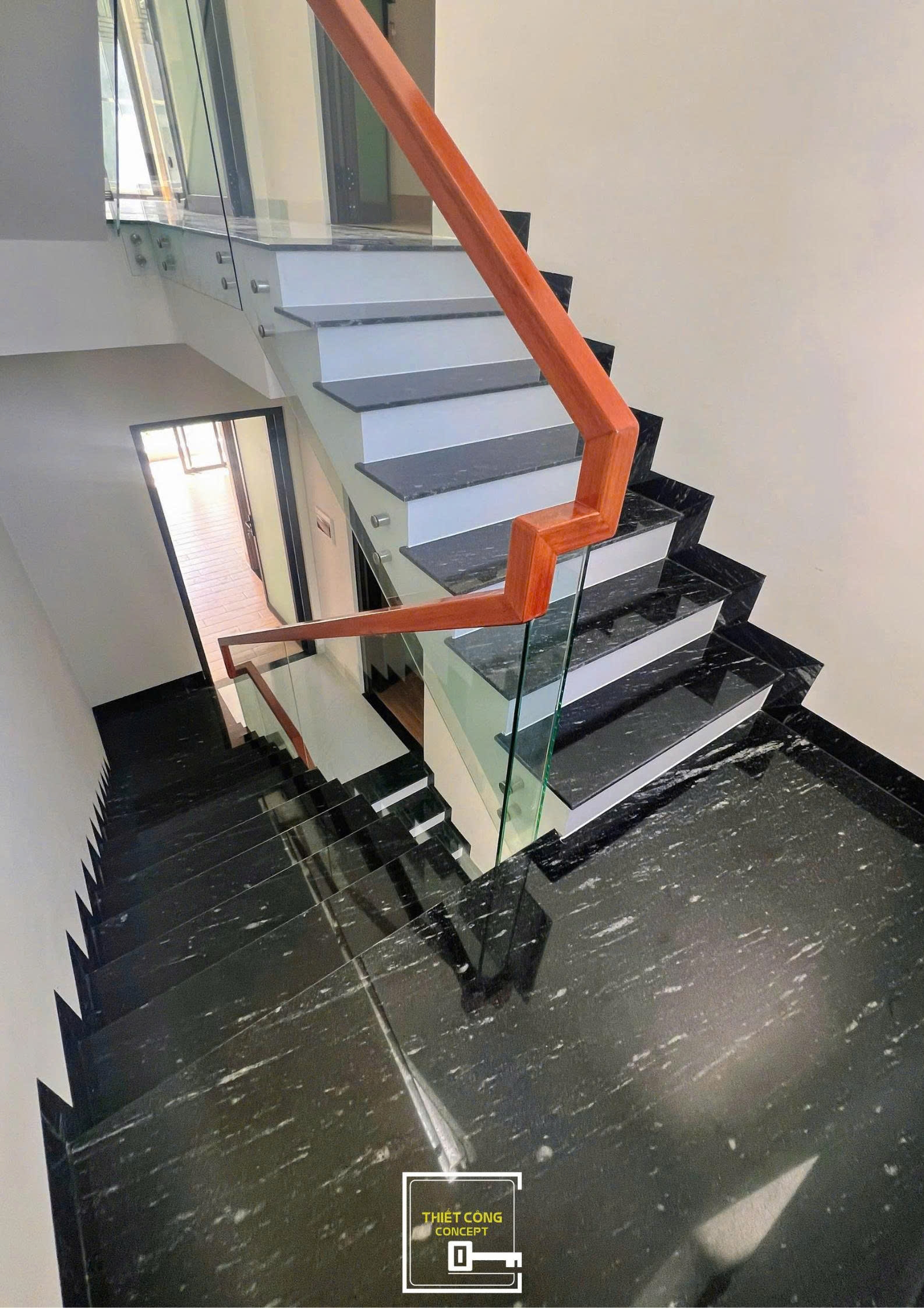 MẪU LAN CAN CẦU THANG TẠI CUONG'S HOUSE 2025