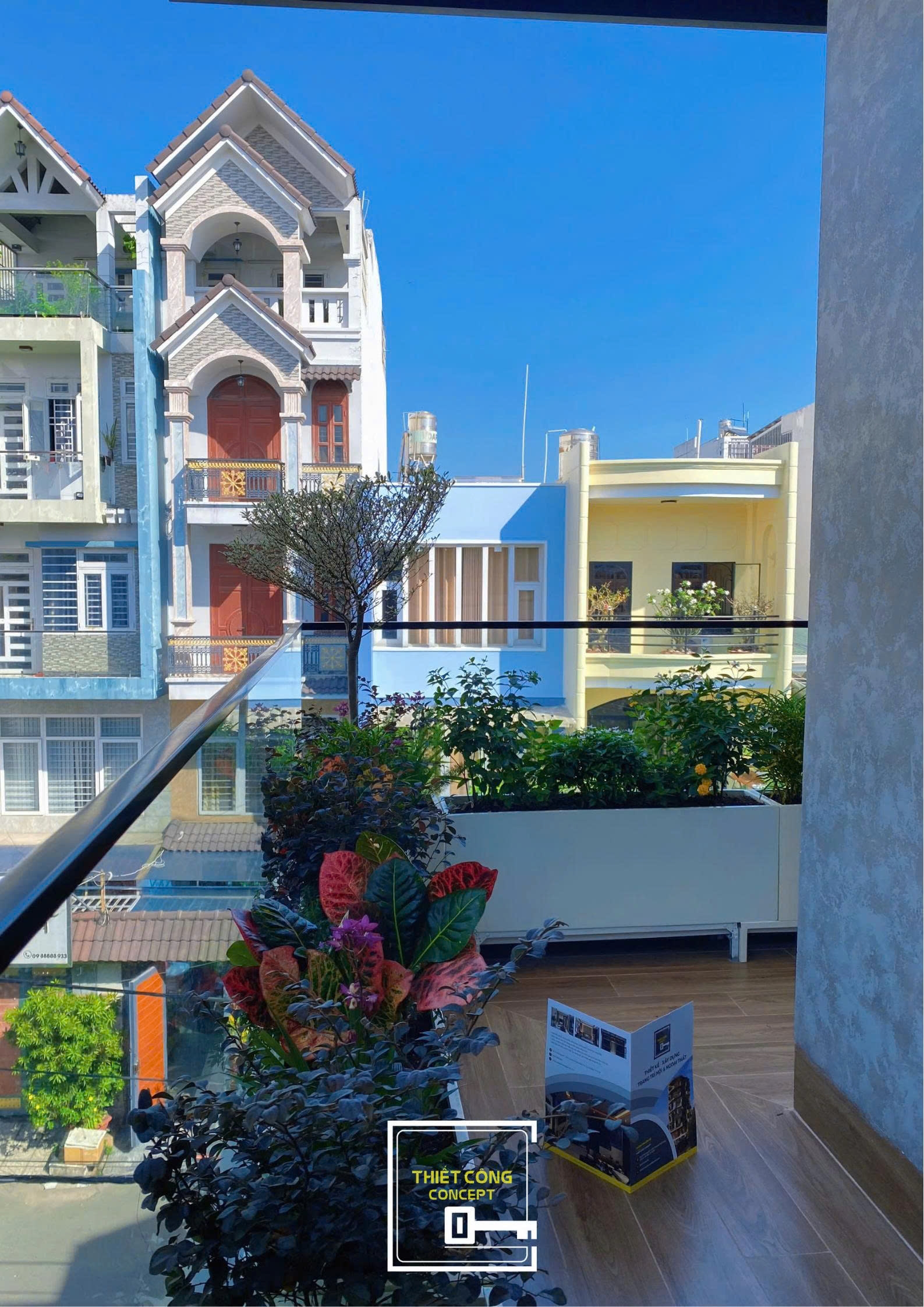 MẪU LAN CAN MẶT TIỀN TẠI LOC'S HOUSE 2024