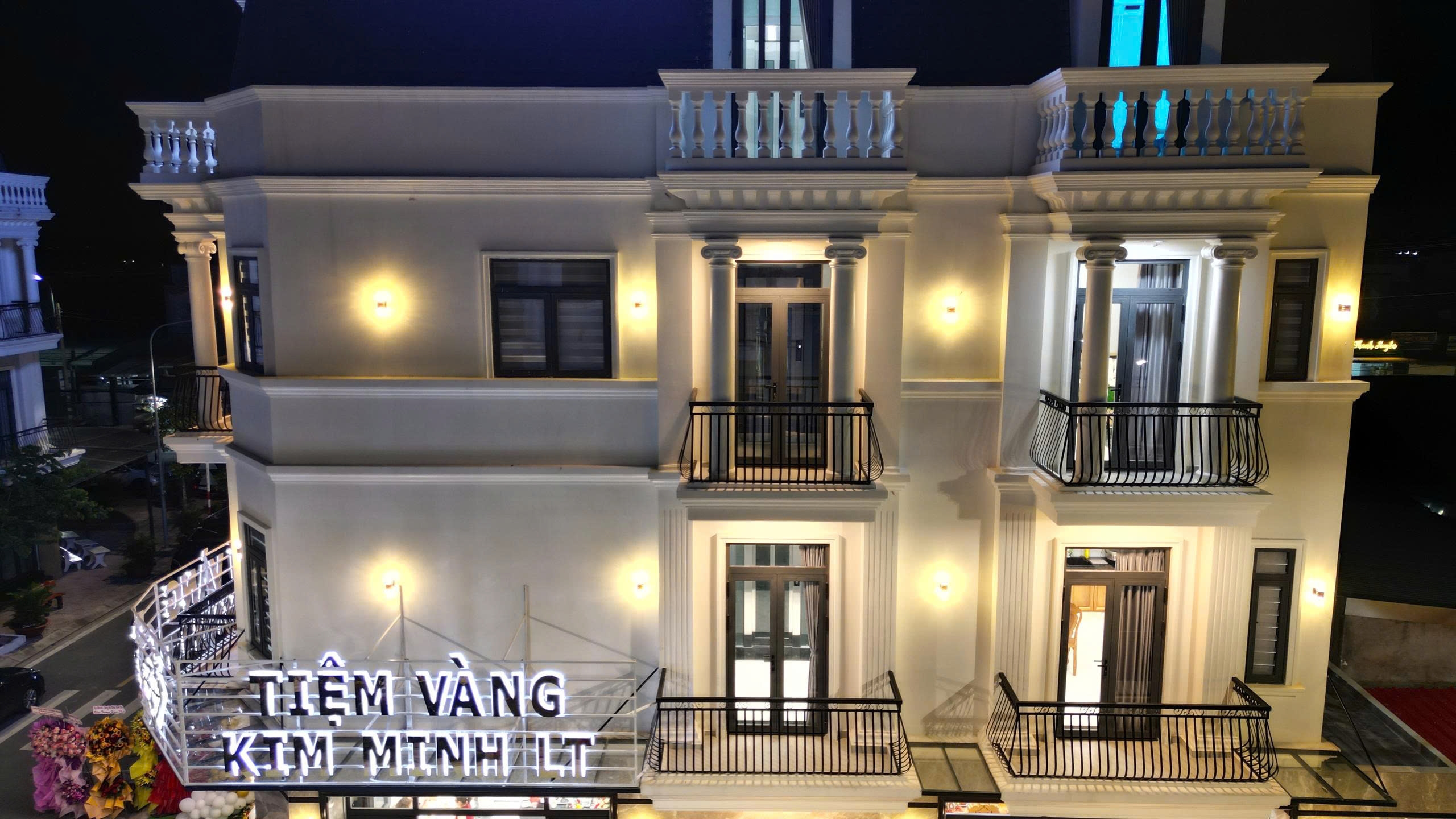 MẪU LAN CAN MẶT TIỀN TẠI MINH'S HOUSE 2025 | TCC LONG AN